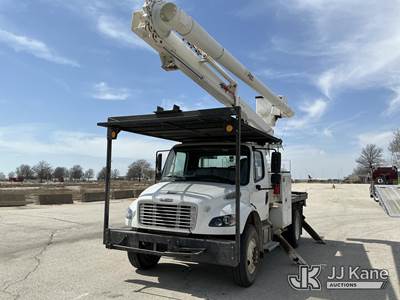 Altec LR758, 63 ft, Over-Center Bucket Truck