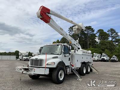 Altec AA55-MH, 60 ft, Material Handling Bucket Truck