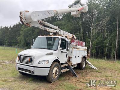 Altec AM55, 60 ft, Over-Center Material Handling Bucket Truck
