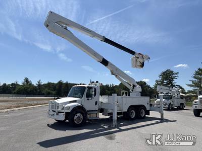 Altec A77T, 81 ft, Articulating & Telescopic Material Handling Bucket Truck
