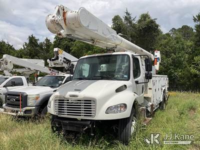Altec AM855-MH, 70 ft, Over-Center Material Handling Bucket Truck