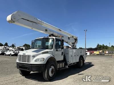 Altec AA755-P, 61 ft, Bucket Truck