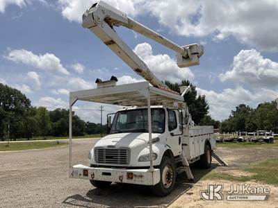 Altec AA755L, 61 ft, Bucket Truck