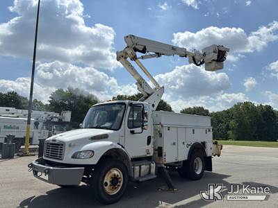 Altec TA37M, 42 ft, Articulating & Telescopic Material Handling Bucket Truck