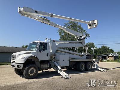 Altec AM900-E100, 105 ft, Articulating & Telescopic Elevator Bucket Truck