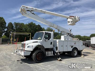 Altec AA55-MH, 60 ft, Material Handling Bucket Truck