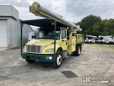 Altec LR760, 65 ft, Over-Center Bucket Truck