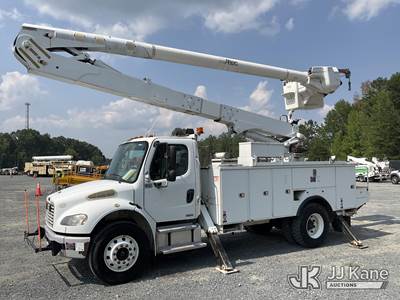 Altec AA55-MH, 60 ft, Material Handling Bucket Truck