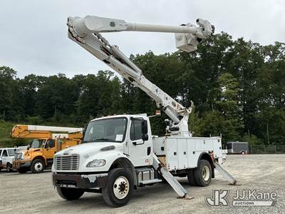 Altec AM55, 60 ft, Over-Center Material Handling Bucket Truck