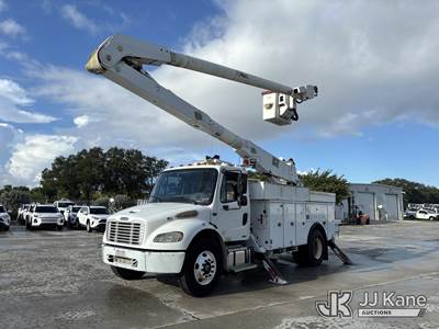 Altec AA755-MH, 60 ft, Material Handling Bucket