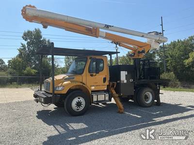 Altec LR758, 63 ft, Over-Center Bucket Truck