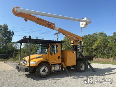 Altec LR758, 63 ft, Over-Center Bucket Truck