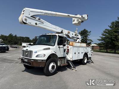 Altec AA55, 60 ft, Material Handling Bucket Truck