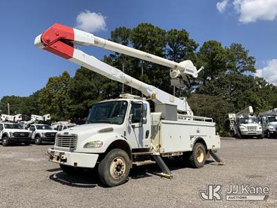 Altec AA755L, 60 ft, Material Handling Bucket Truck