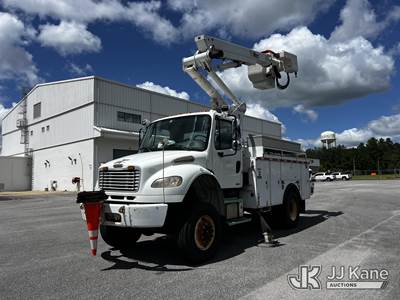 Altec TA37M, 42 ft, Articulating & Telescopic Material Handling Bucket Truck