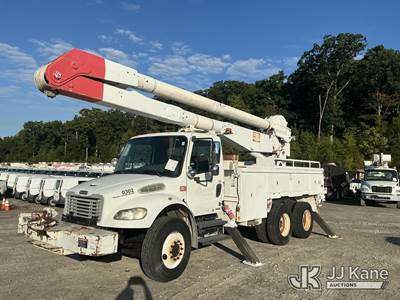 Altec AA755L, 60 ft, Material Handling Bucket Truck