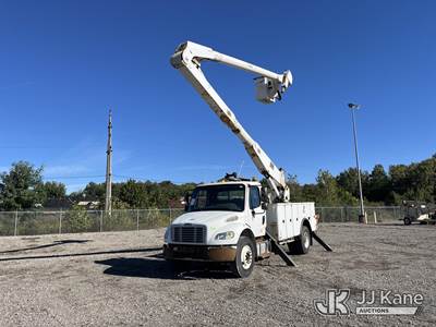 Altec AA755-MH, 60 ft, Material Handling Bucket Truck