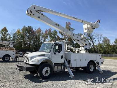 Altec AA55-MH, 61 ft, Material Handling Bucket Truck