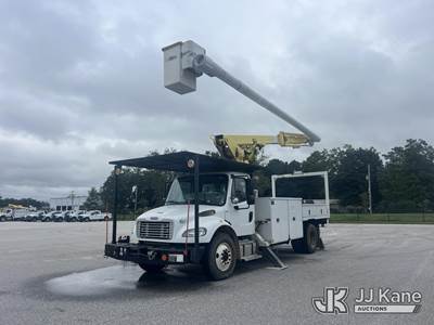Altec LR760, 65 ft, Over-Center Bucket Truck