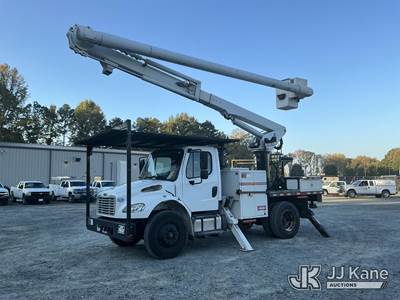 Altec LR758, 63 ft, Over-Center Bucket Truck