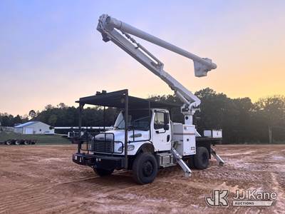 Altec LR758, 63 ft, Over-Center Bucket Truck