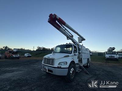 Altec LR756, 450 Lb 56 ft, Over-Center Bucket Truck