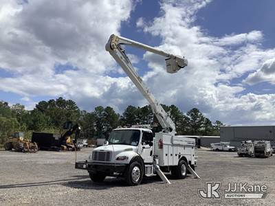 Altec AA55-MH, 61 ft, Material Handling Bucket Truck