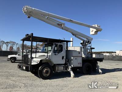 Altec LR758RM, 63 ft, Over-Center Bucket Truck