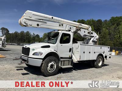 Altec AA55, 60 ft, Material Handling Bucket Truck