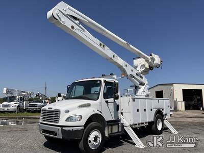 Altec AA55-MH, 61 ft, Material Handling Bucket Truck