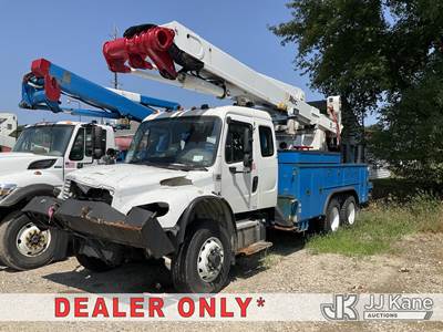 Altec TA60, 65 ft, Articulating & Telescopic Material Handling Bucket Truck