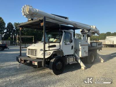 Altec LR758, 63 ft, Over-Center Bucket Truck