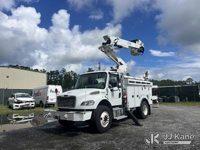 Altec AT41M, 45 ft, Articulating & Telescopic Material Handling Bucket Truck