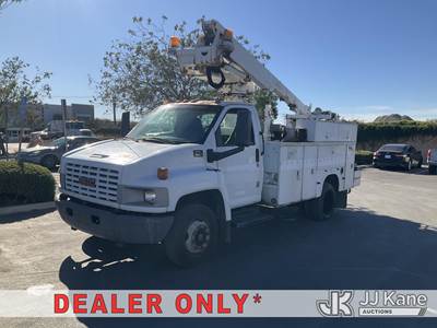 Altec AT235-P, 40 ft, Articulating & Telescopic Non-Insulated Bucket Truck