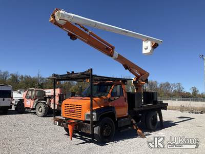 Altec LRV57RM, 62 ft, Over-Center Bucket Truck