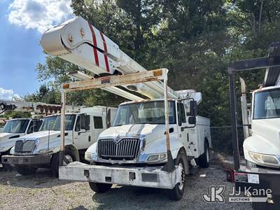 Altec AA755L, 61 ft, Bucket Truck