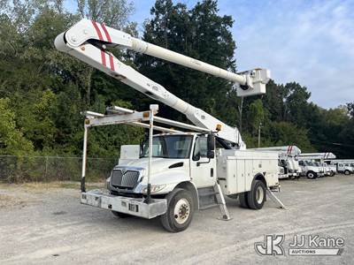 Altec AA755, 60 ft, Bucket Truck