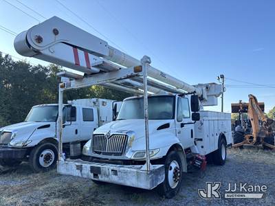 Altec AA755L, 61 ft, Bucket Truck