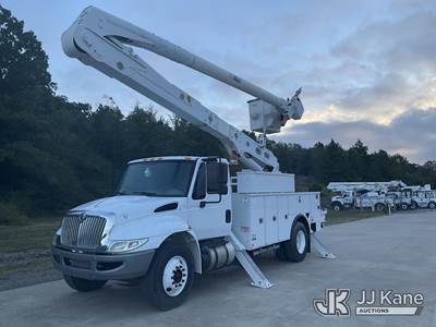 International 4300 Boom / Bucket Truck