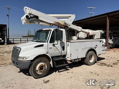 International 4300 Boom / Bucket Truck