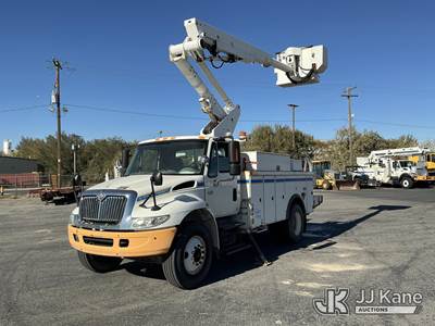 Altec TA38, 43 ft, Articulating & Telescopic Bucket Truck
