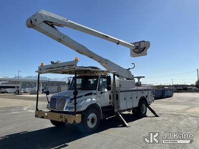 Altec AA755L, 61 ft, Bucket Truck
