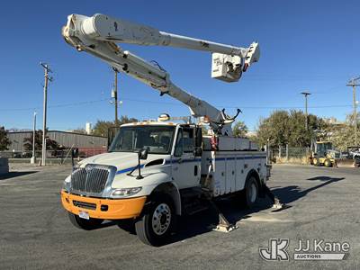 Altec AM855, 60 ft, Articulating & Telescopic Material Handling Bucket Truck