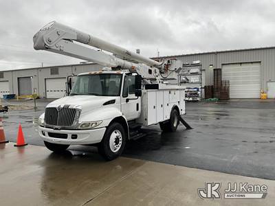 Altec AA600L, 56 ft, Material Handling Bucket Truck