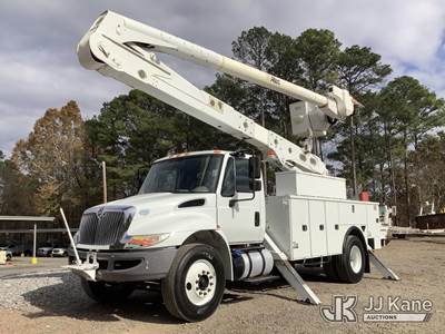 Altec AA55, 60 ft, Material Handling Bucket Truck