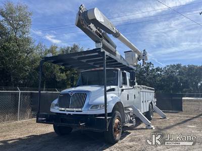 Altec AM55-E, 60 ft, Material Handling Bucket Truck