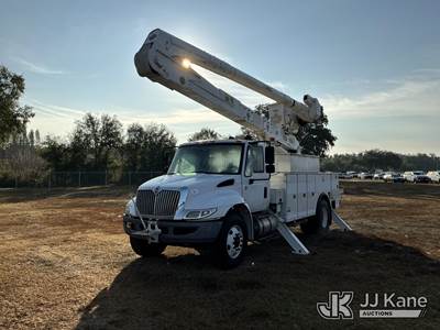 Altec AA55-MH, 60 ft, Material Handling Bucket Truck