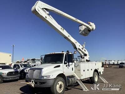 Altec AA55-MH, 60 ft, Material Handling Bucket Truck