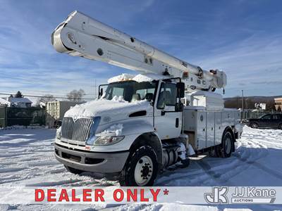 Altec AA55-MH, 700 Lb 60 ft, Material Handling Bucket Truck