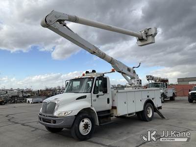 Altec AA600L, 56 ft, Bucket Truck